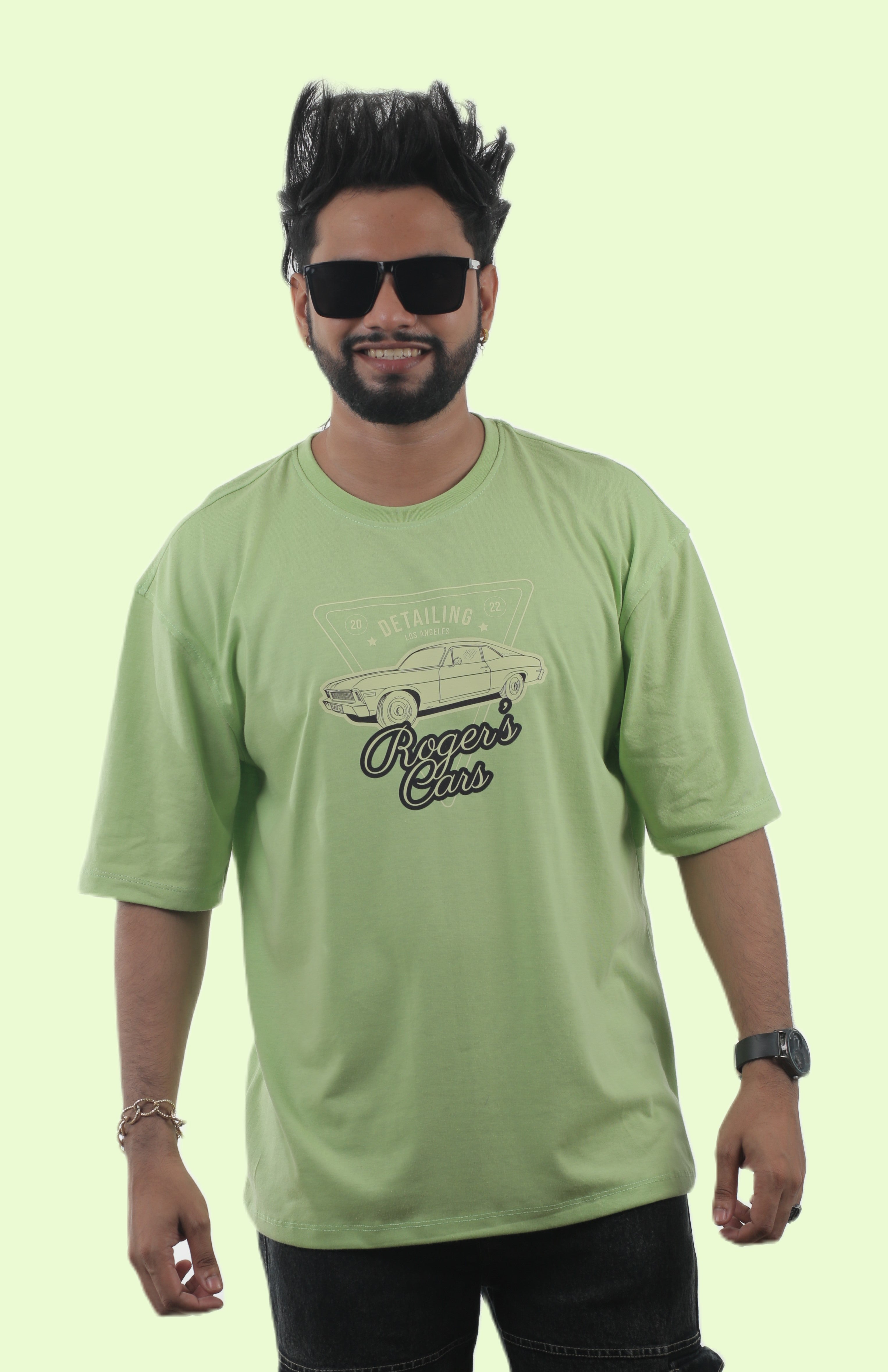 Roger’s Car Unisex Oversized Tee