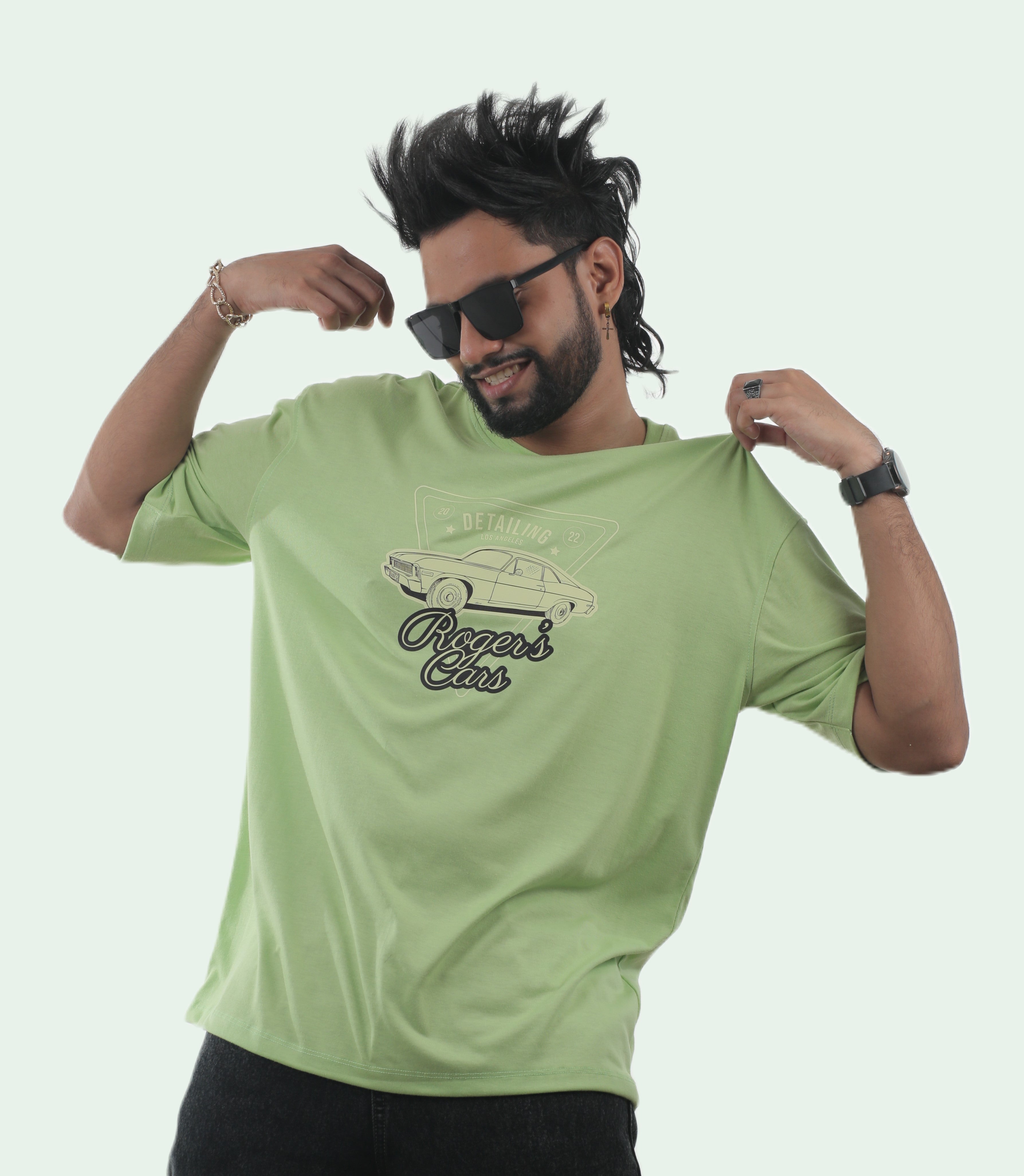 Roger’s Car Unisex Oversized Tee
