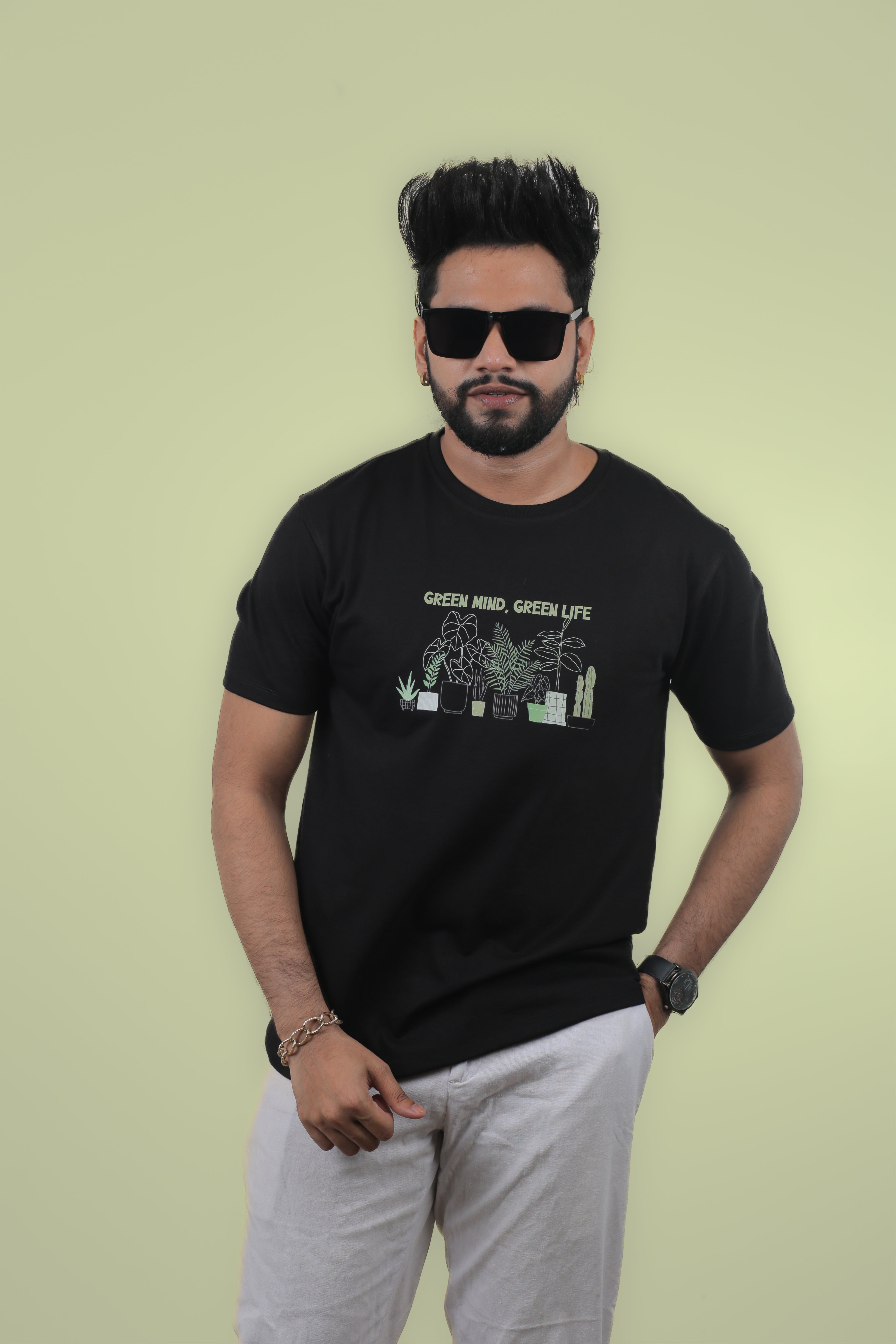 Gents with Plant tee